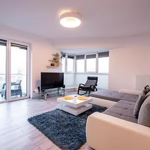 Апартаменты Luxury Westpark 2 Presidentialsuite With View W4, Бухарест